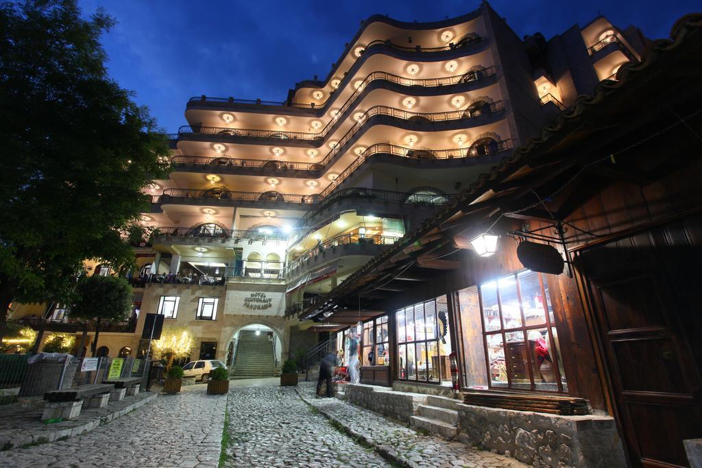 Panorama View On The Castle And The Old Town Hotell Krujë
